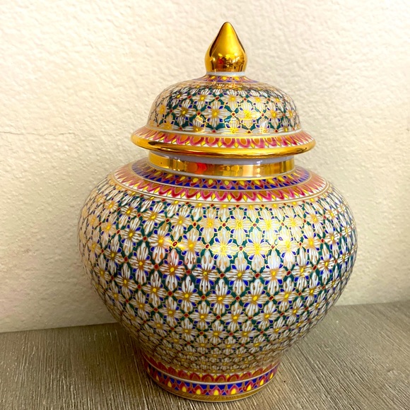 Vintage Other - Vintage Thai Benjarong Porcelain urn & Lid Signed by Artist
